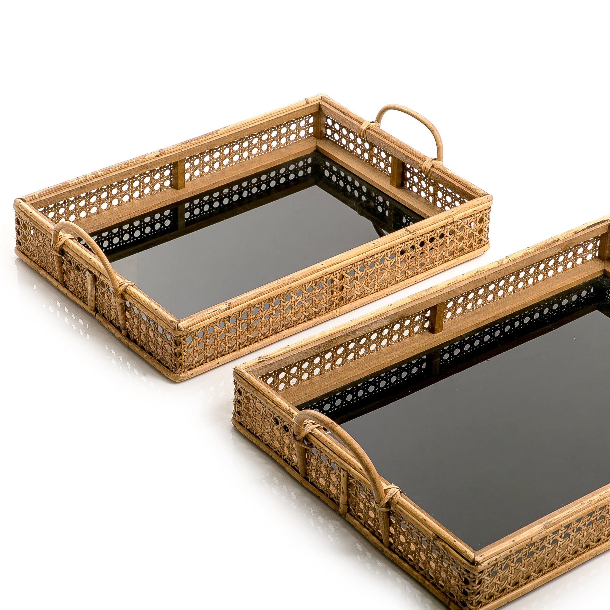 Set of 2 wooden trays