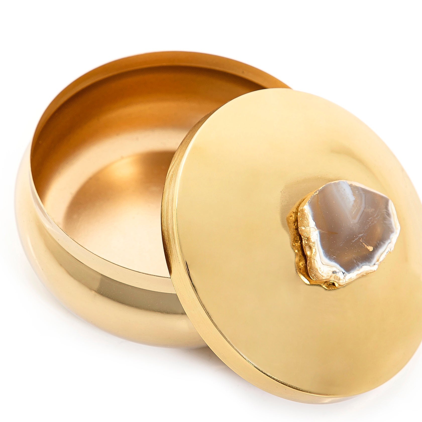 Metal bowl with cover