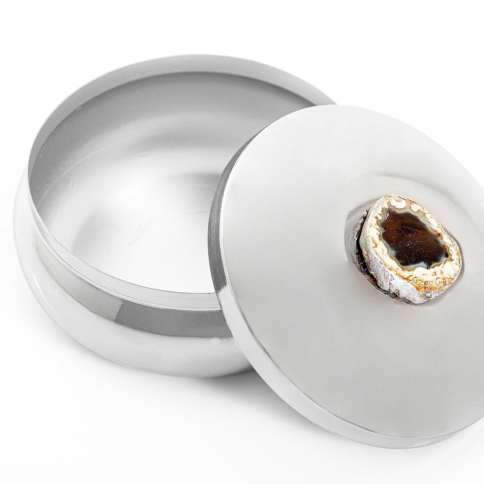 Metal bowl with cover