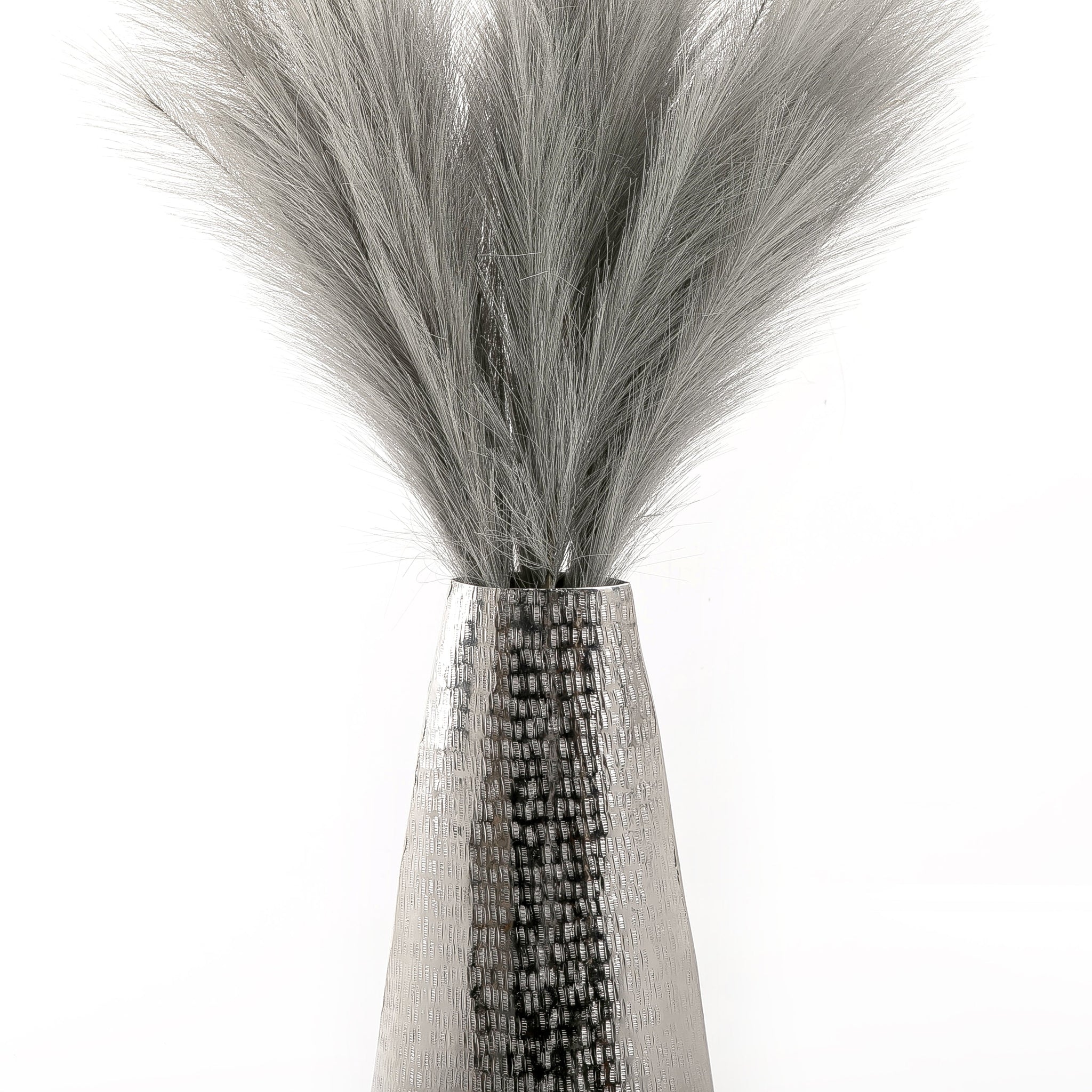 Reesh with metal vase