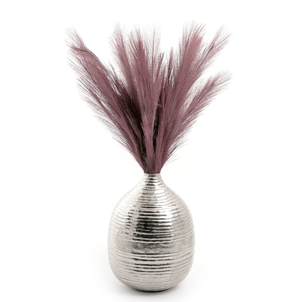 Reesh with metal vase