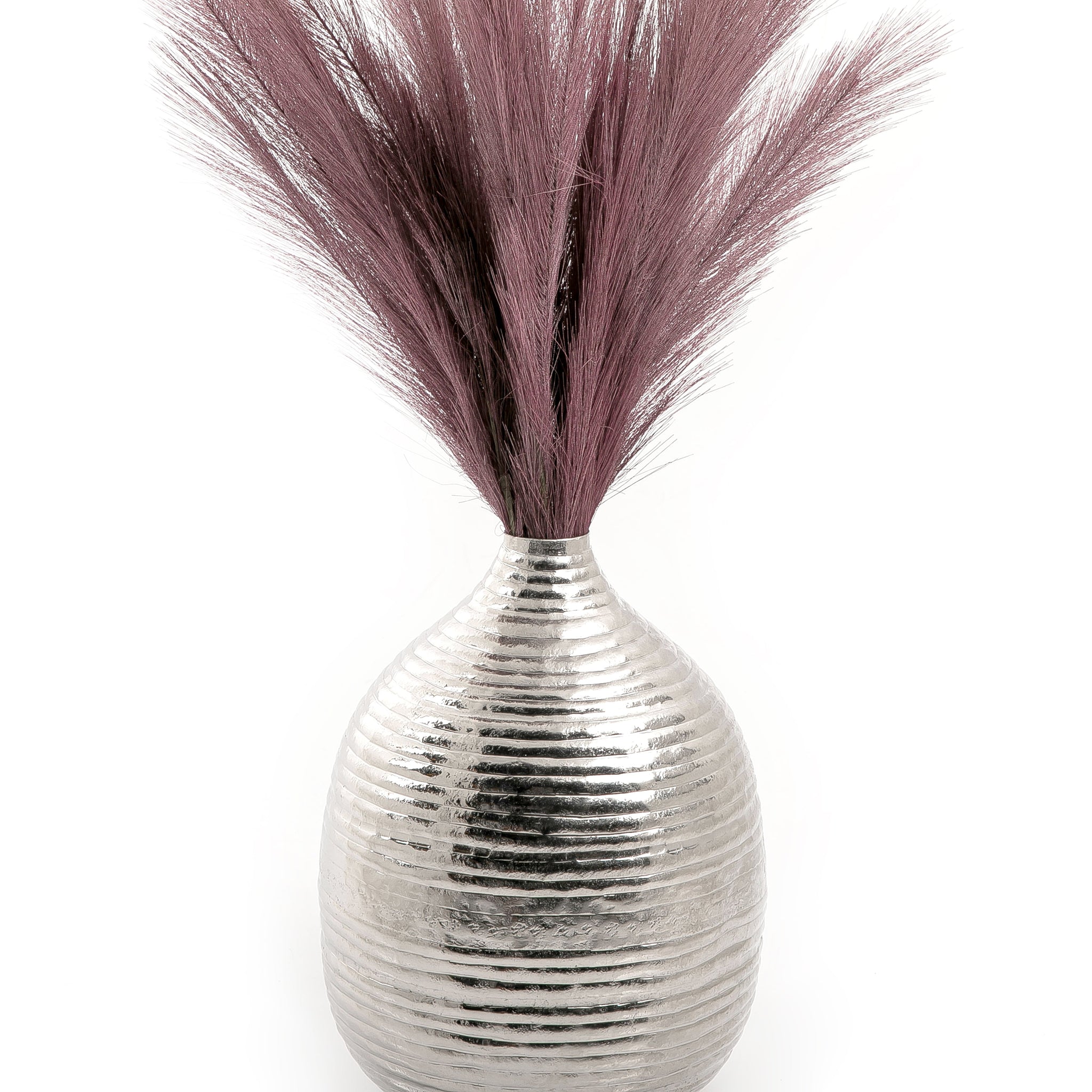 Reesh with metal vase