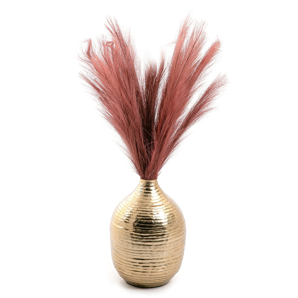 Reesh with metal vase