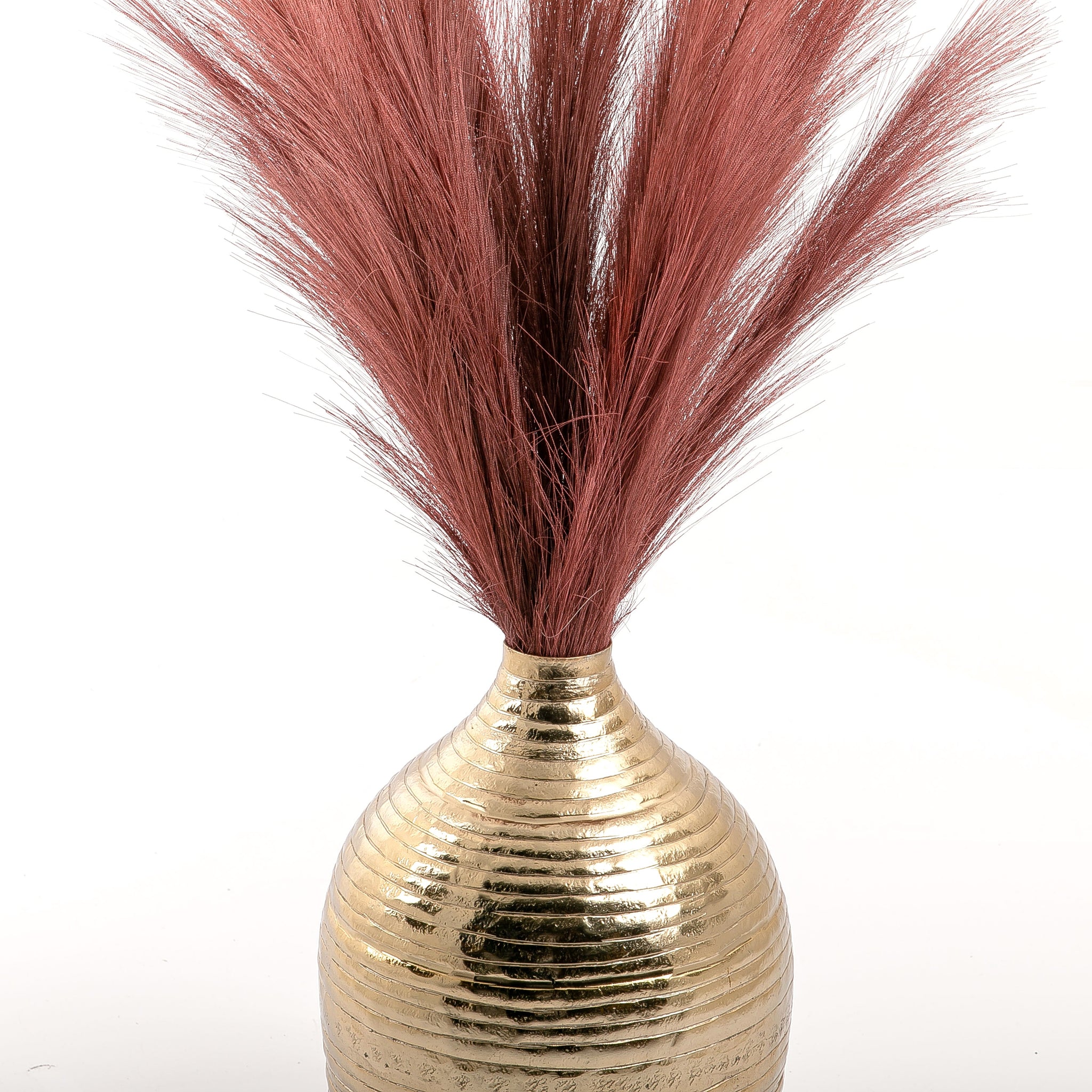 Reesh with metal vase