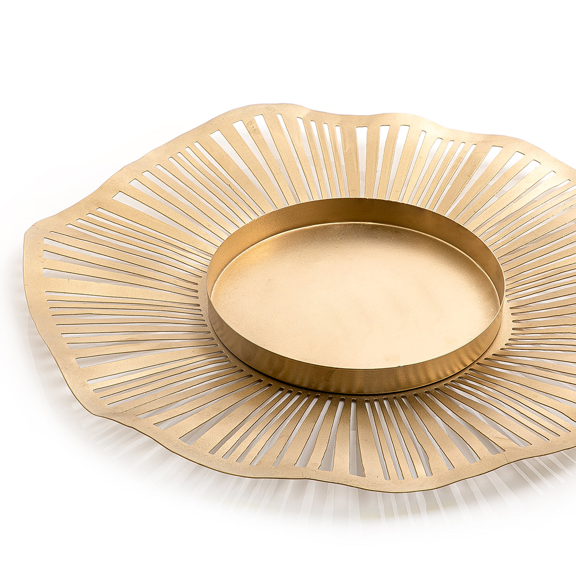 Metal decorative plate