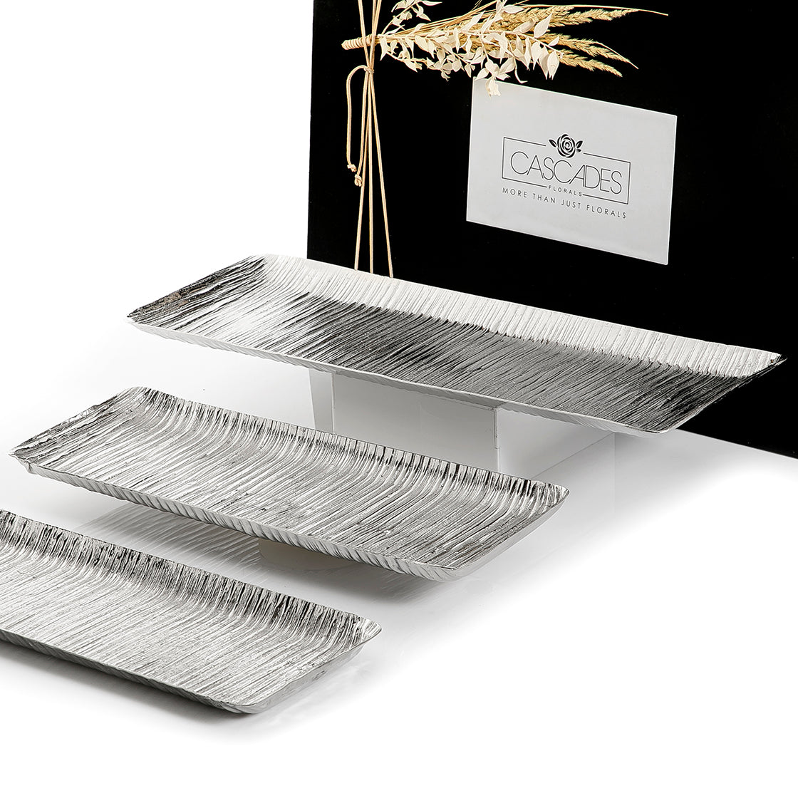 Set of 3 metal trays with gift box