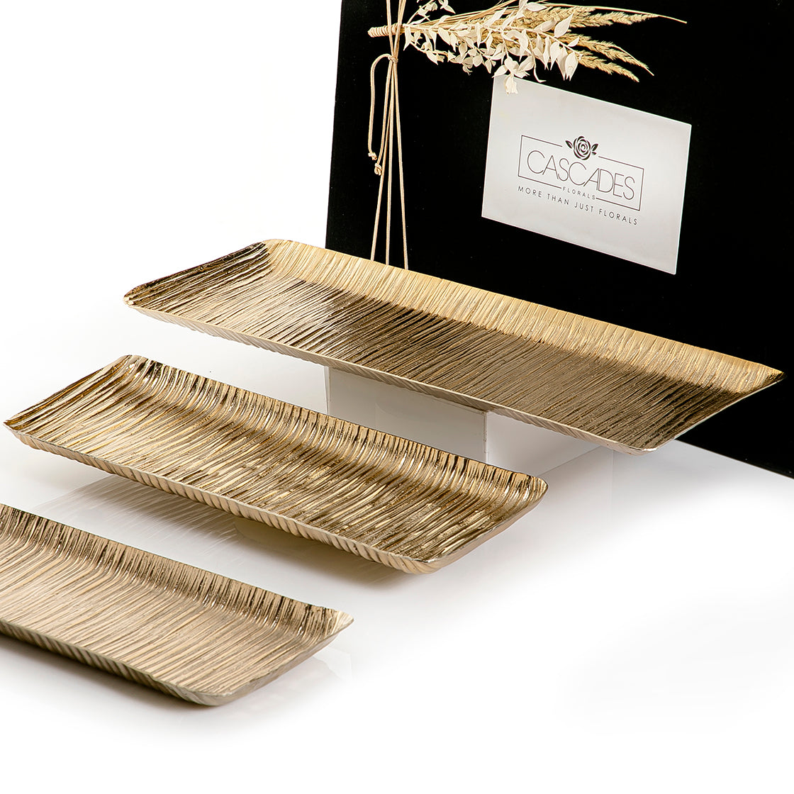 Set of 3 metal trays with gift box