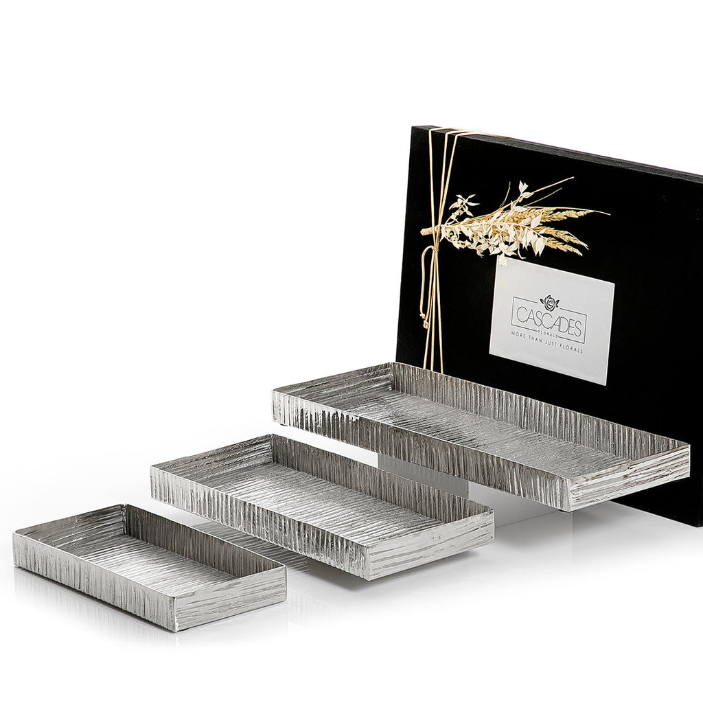 Set of 3 metal trays with gift box