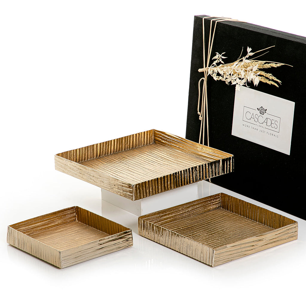 Set of 3 metal trays with gift box
