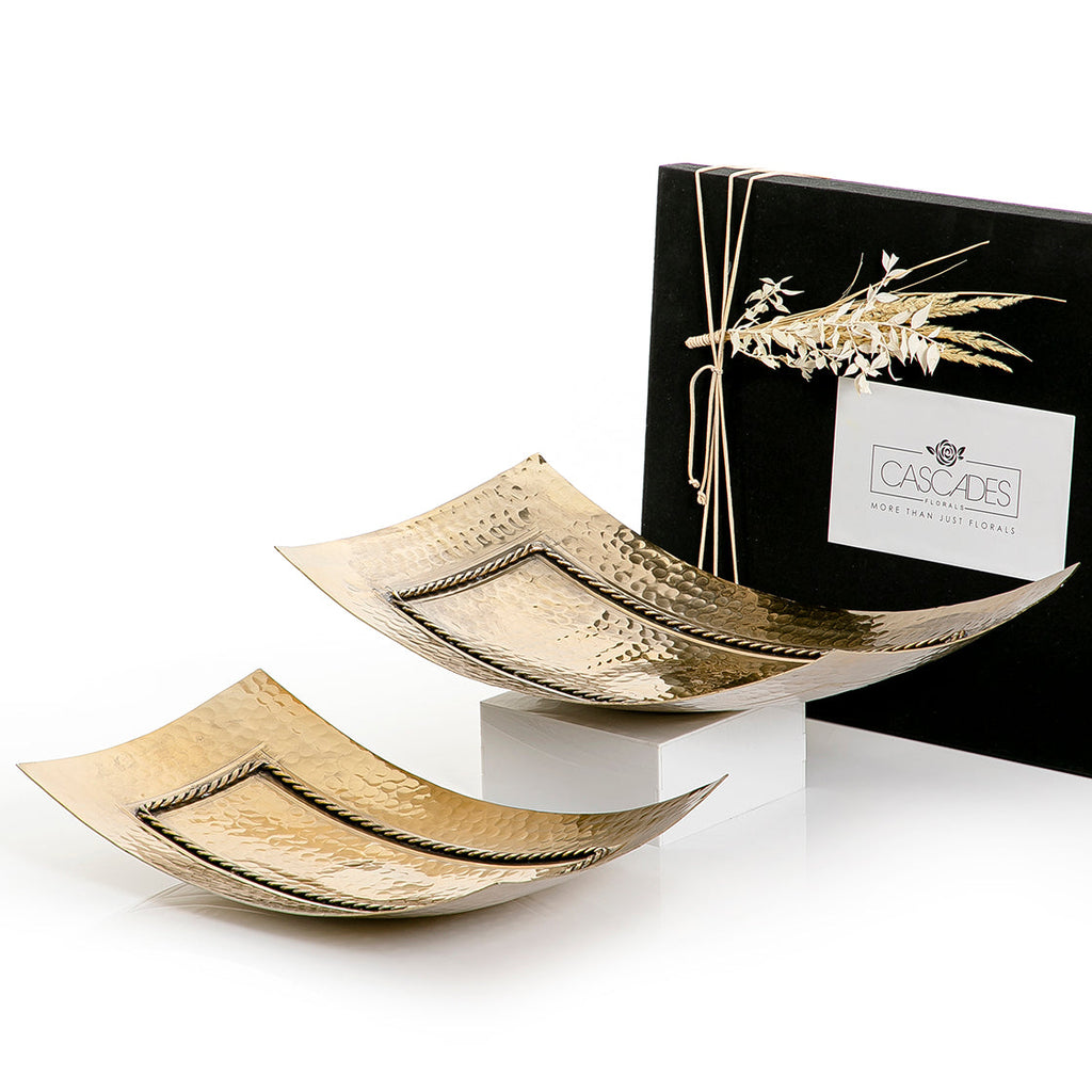 Set of 2 metal trays with gift box