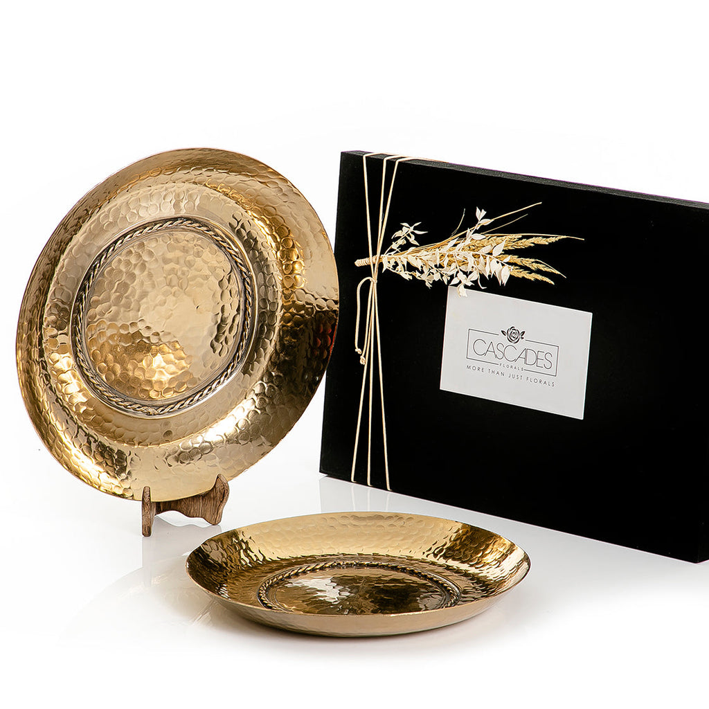 Set of 2 metal trays with gift box