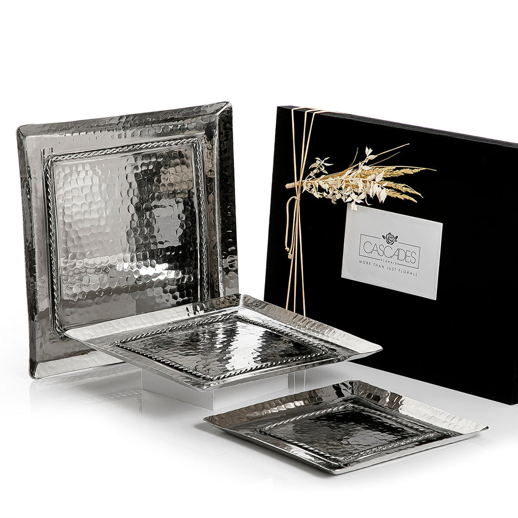 Set of 3 metal trays with gift box