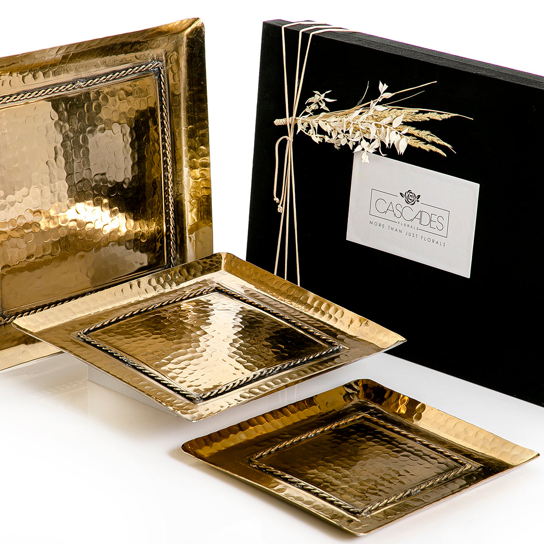Set of 3 metal trays with gift box
