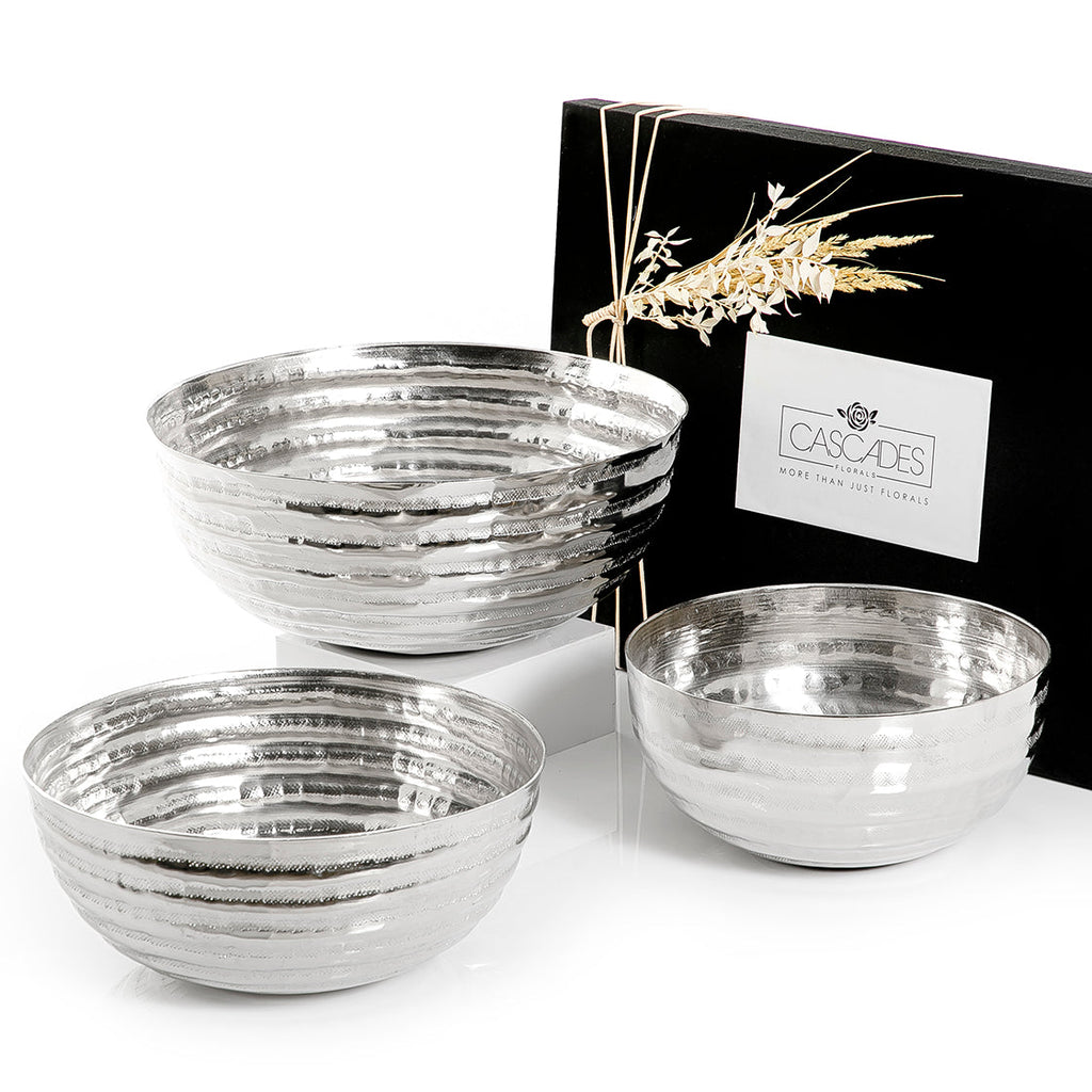 Set of 3 metal bowls with gift box
