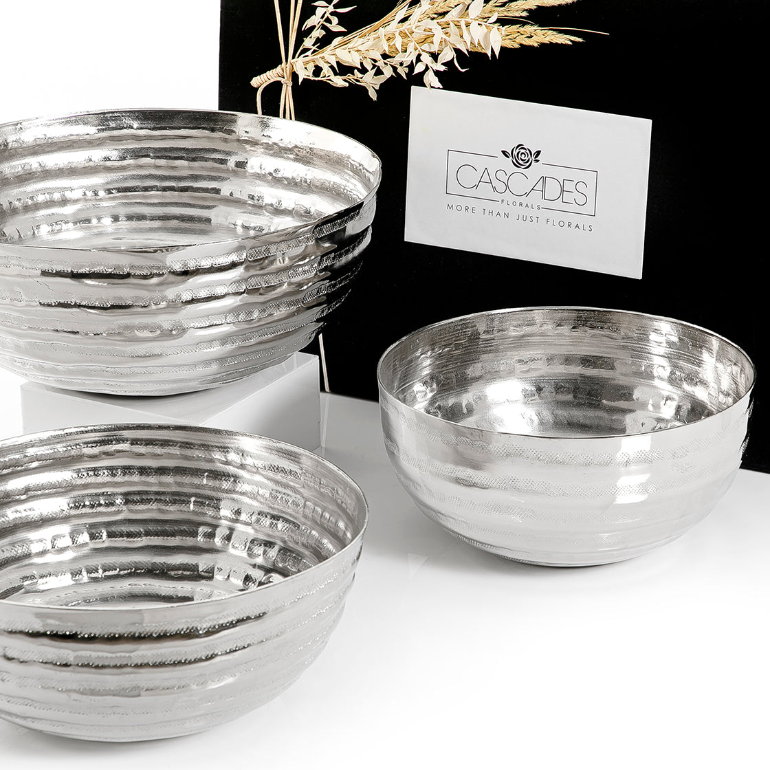 Set of 3 metal bowls with gift box