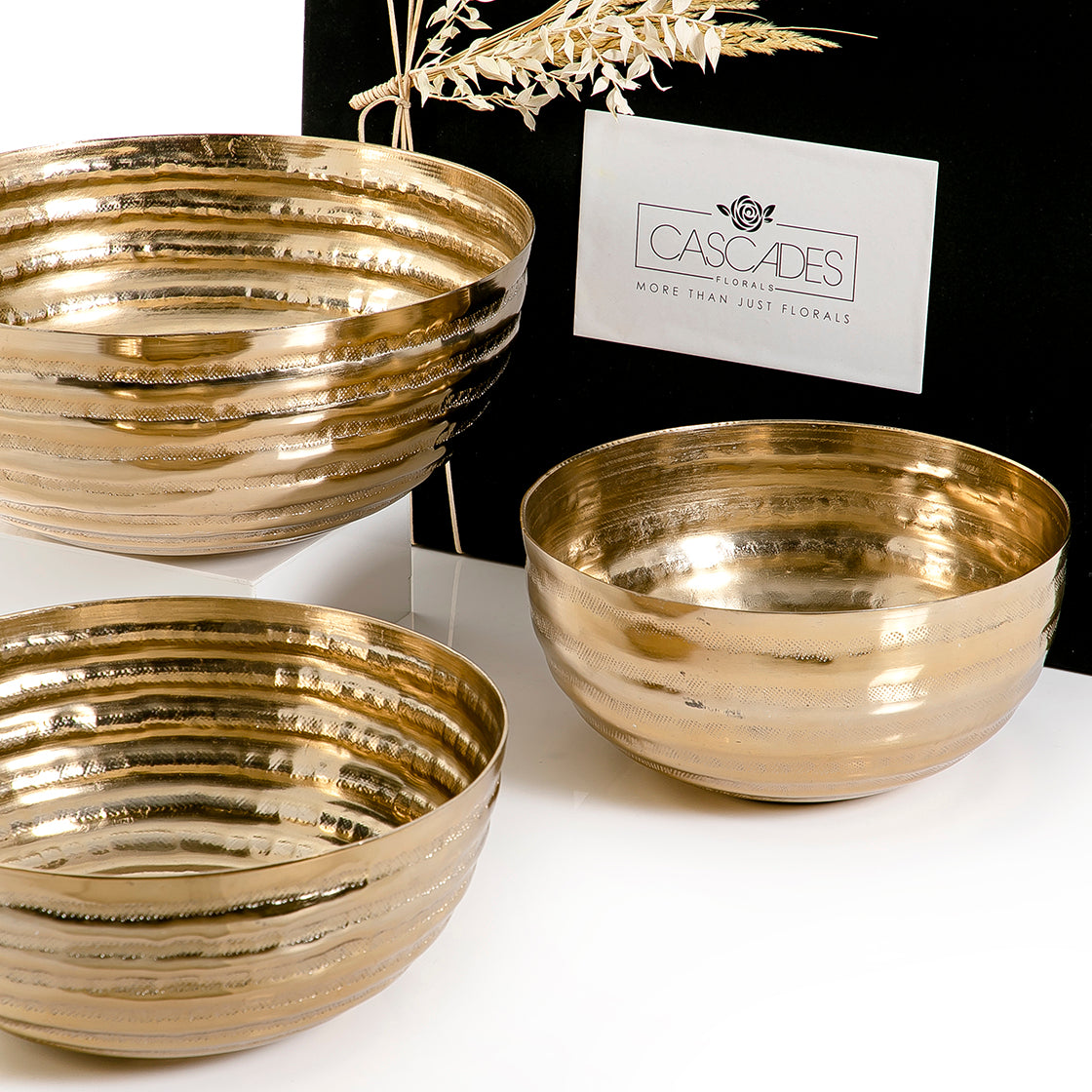 Set of 3 metal bowls with gift box