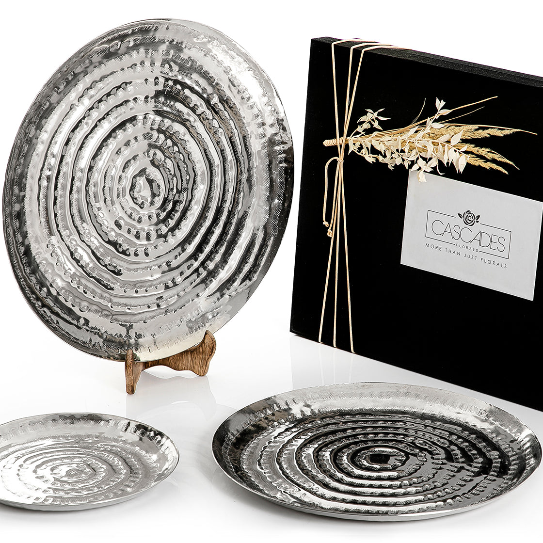 Set of 3 metal trays with gift box