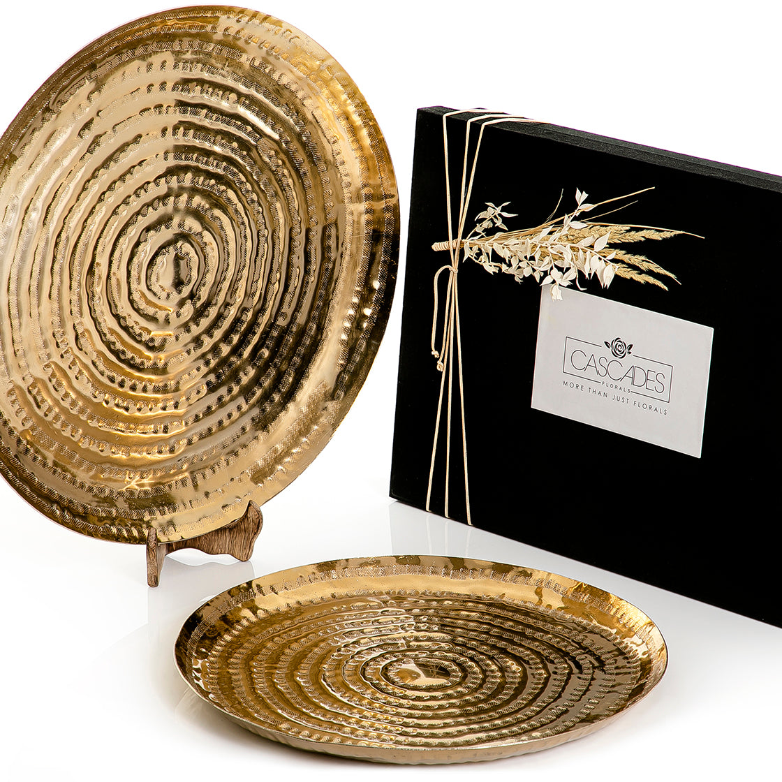 Set of 2 metal trays with gift box