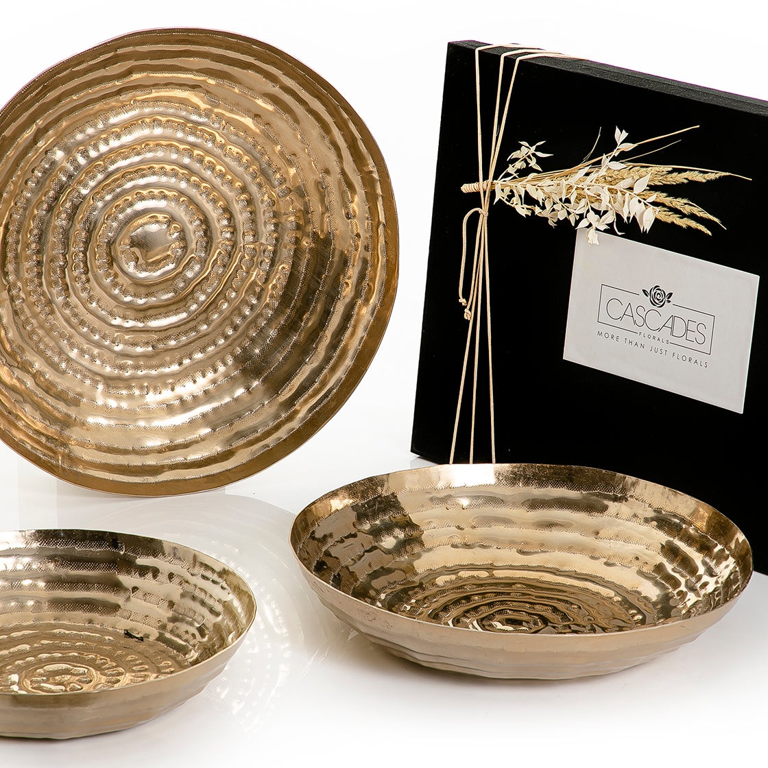 Set of 3 metal trays with gift box