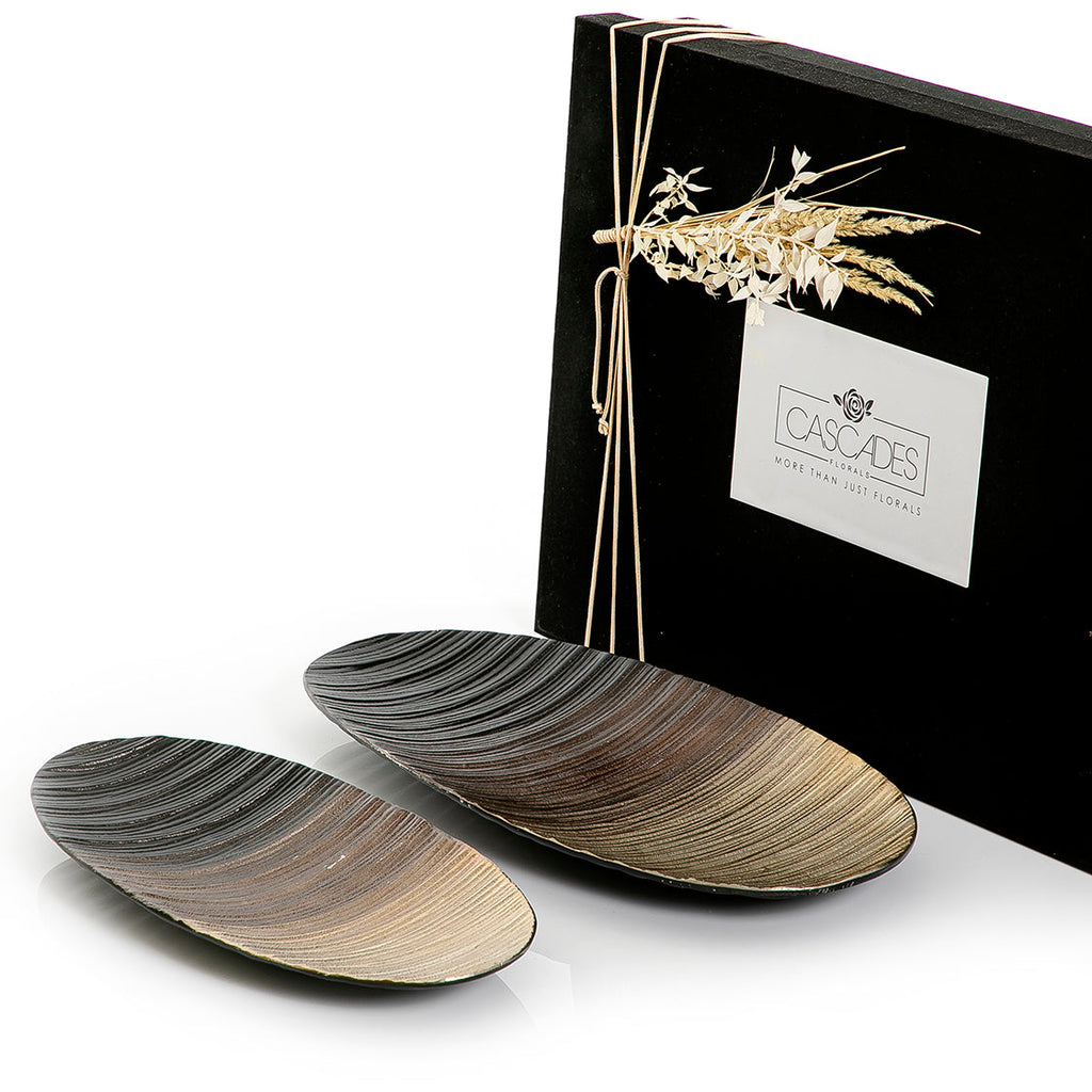 Set of 2 metal trays with gift box