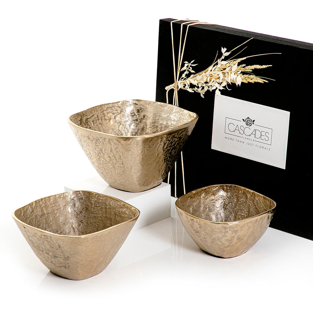 Set of 3 metal bowls with gift box
