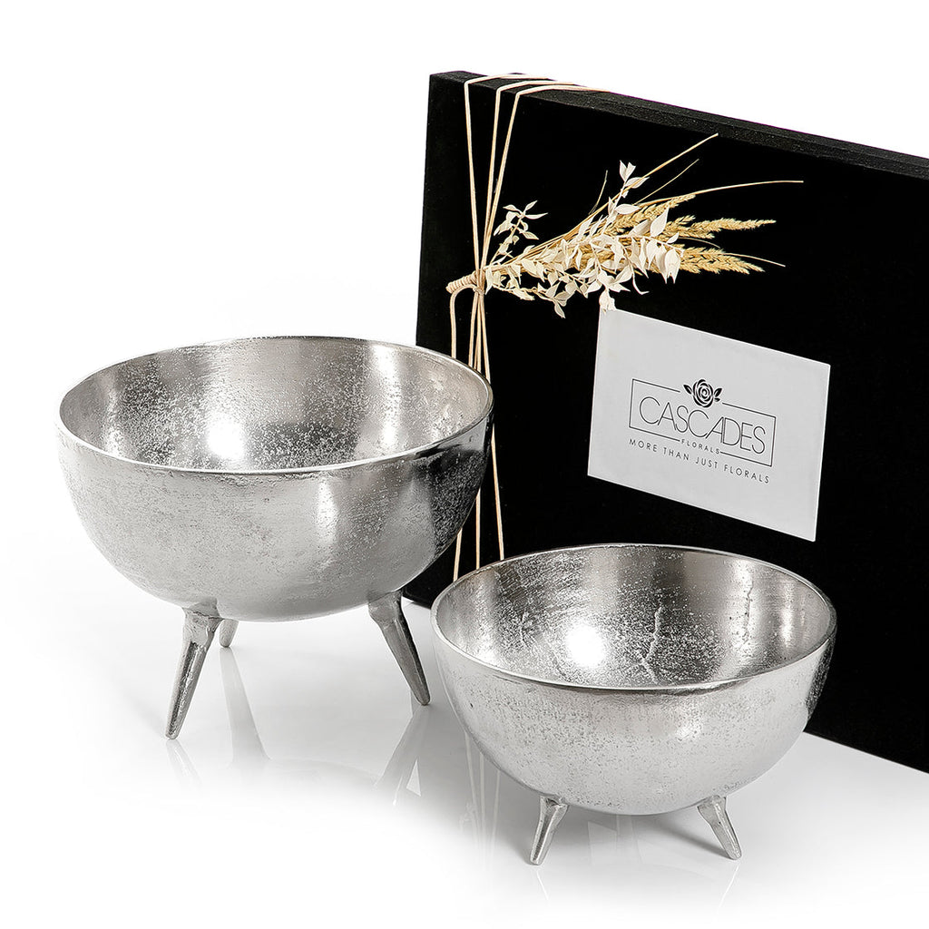 Set of 2 metal bowls with gift box