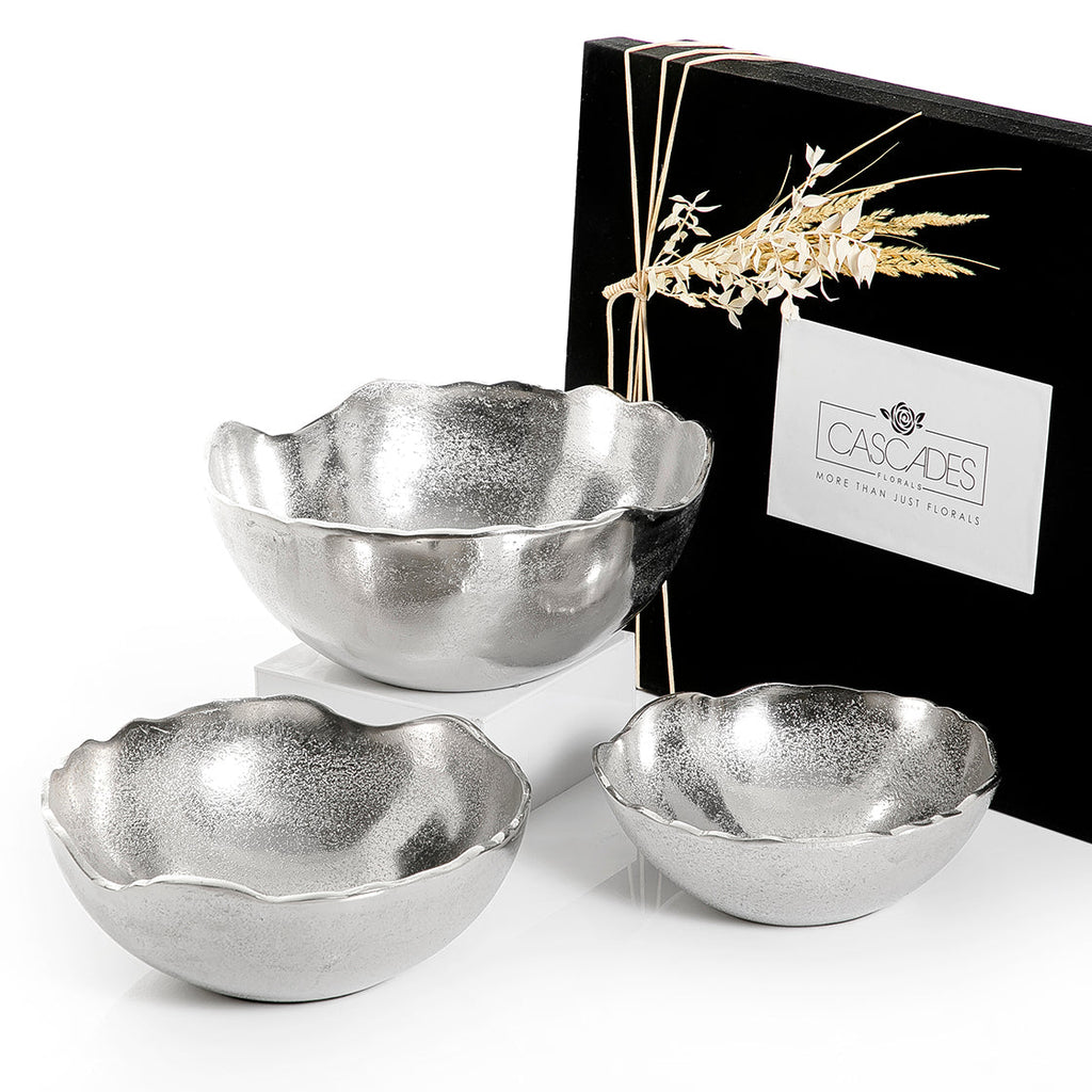 Set of 3 metal bowls with gift box
