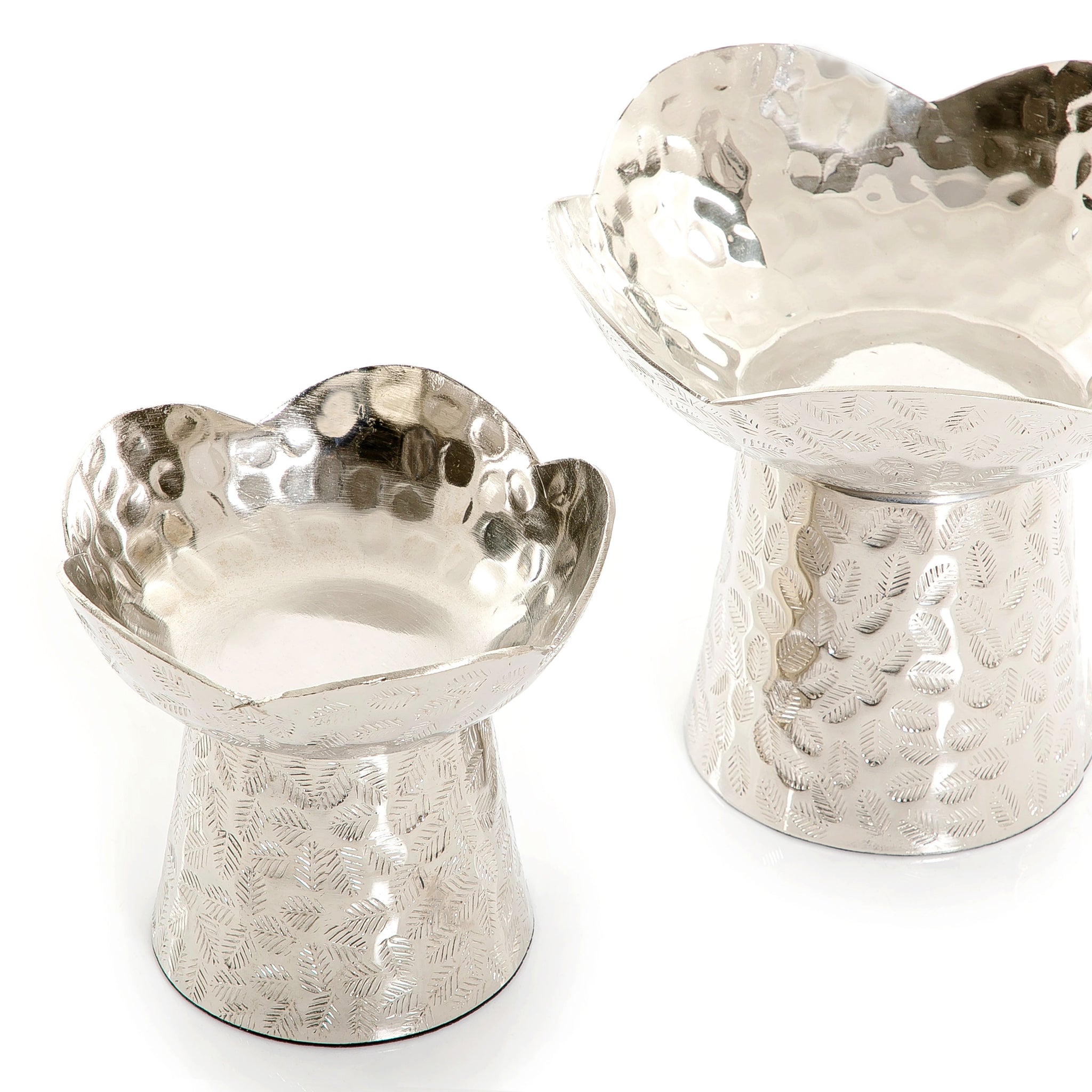 Set of 2 metal stands