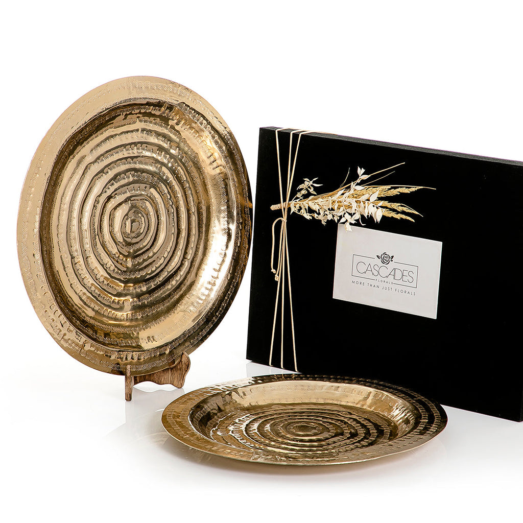 Set of 2 metal trays with gift box