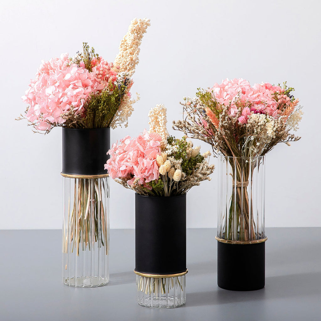 Set of dried flowers with glass vases