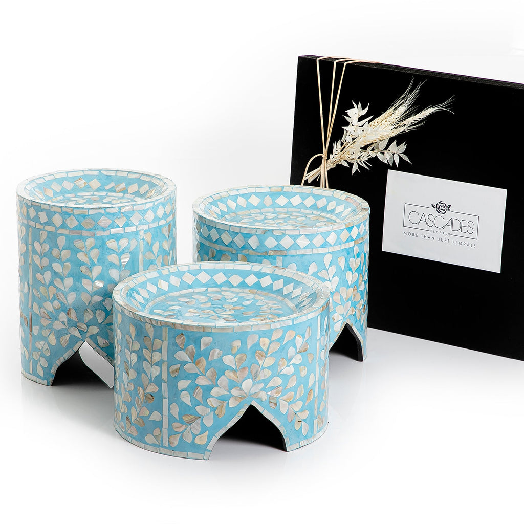 Set of 3 mother of pearl stands with gift box