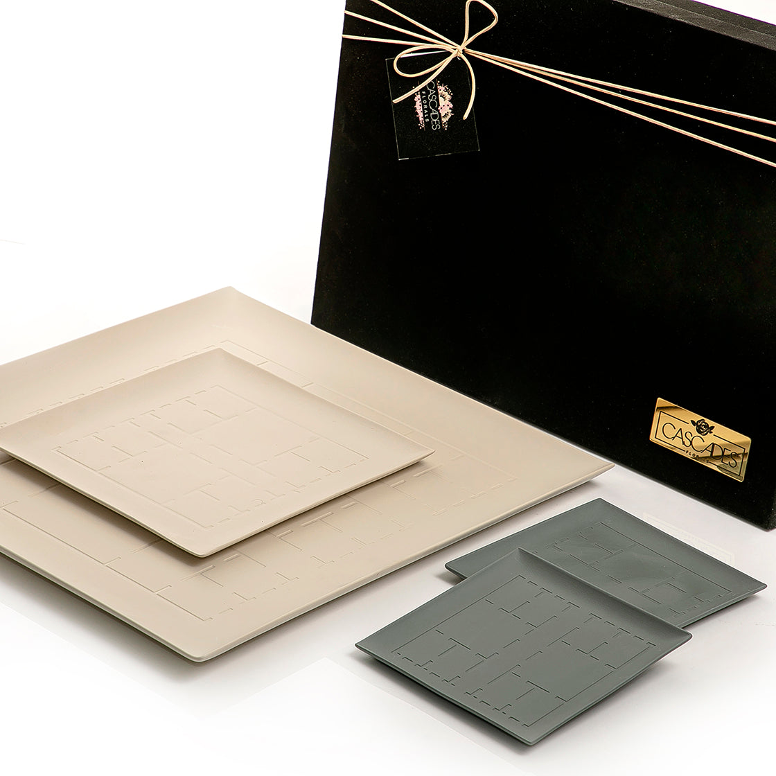 Set of 4 ceramic trays gift box