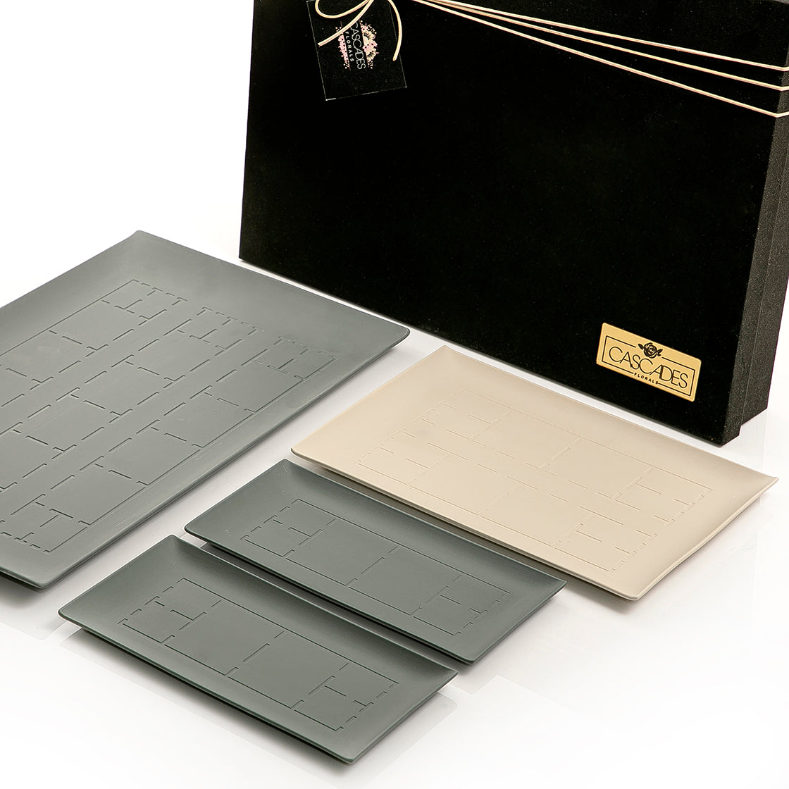 Set of 4 ceramic trays gift box